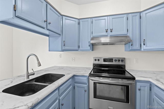 10480 W Dartmouth Avenue, Lakewood, CO 80227