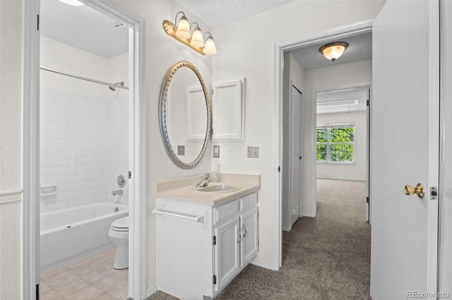 10480 W Dartmouth Avenue, Lakewood, CO 80227