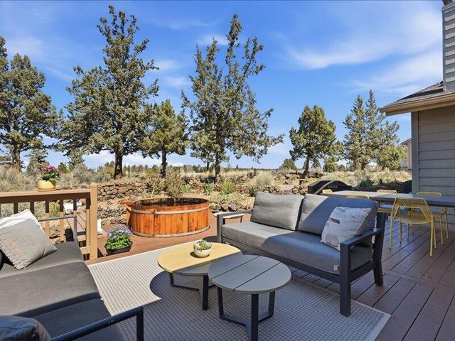 20784 Arago Circle, Bend, OR 97703