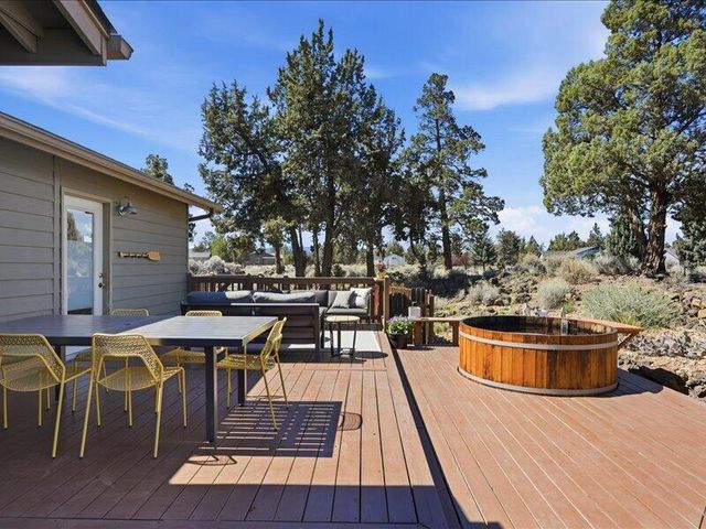 20784 Arago Circle, Bend, OR 97703