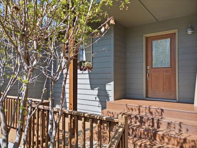 20784 Arago Circle, Bend, OR 97703