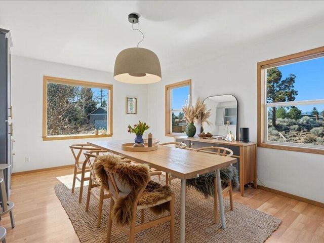 20784 Arago Circle, Bend, OR 97703