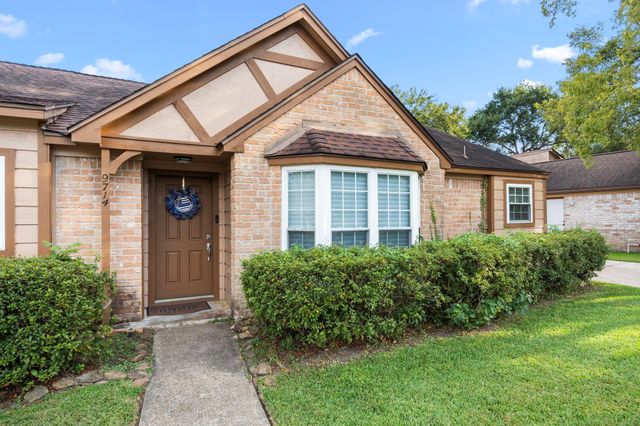 9714 Cantertrot Drive, Humble, TX 77338