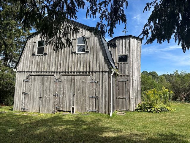 143 Burdick Medbury Road, Norwich, NY 13815