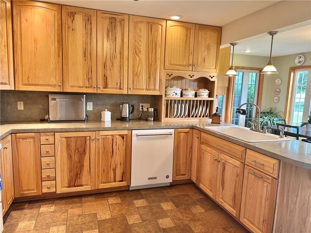 143 Burdick Medbury Road, Norwich, NY 13815