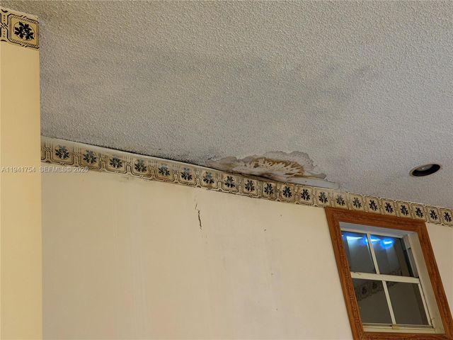 1062 NW 133rd Ave, Miami, FL 33182