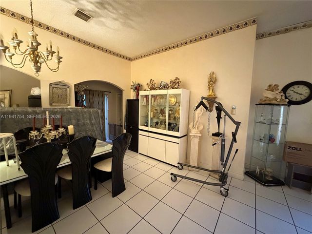 1062 NW 133rd Ave, Miami, FL 33182