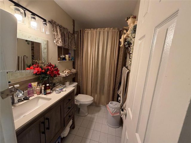 1062 NW 133rd Ave, Miami, FL 33182