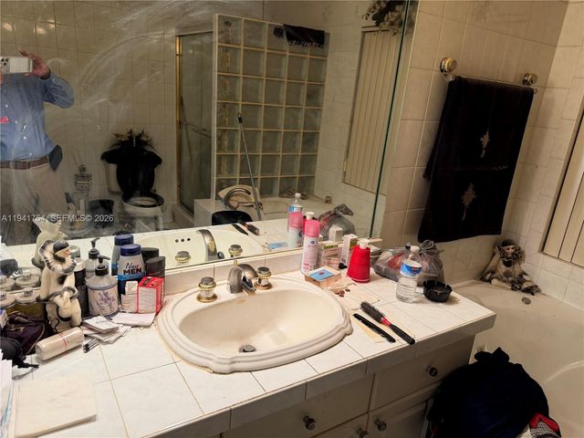 1062 NW 133rd Ave, Miami, FL 33182