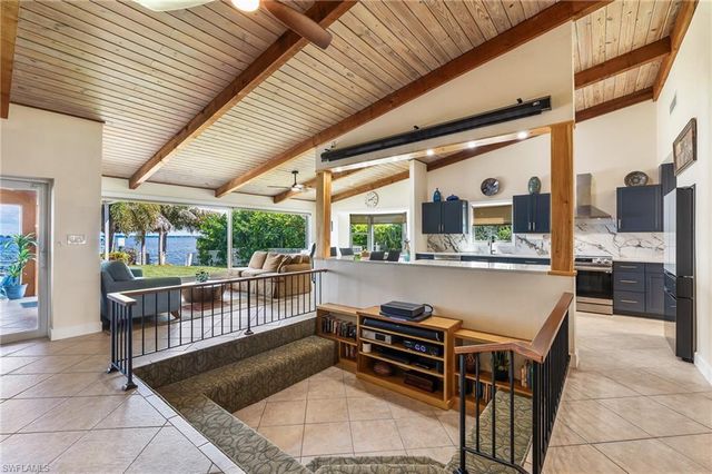 2901 SE 22nd PL, Cape Coral, FL 33904