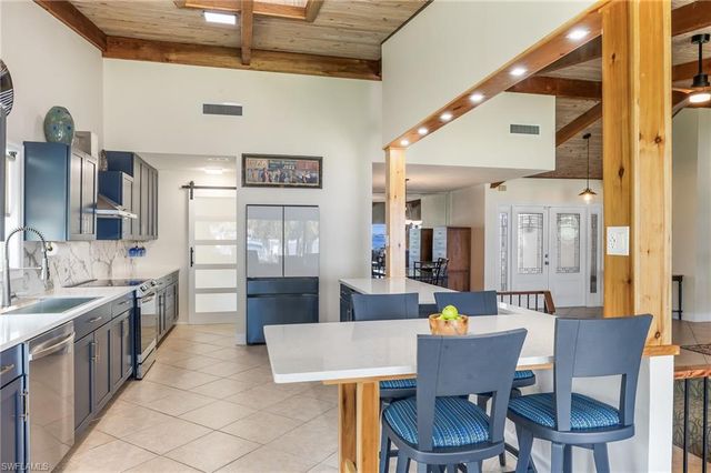 2901 SE 22nd PL, Cape Coral, FL 33904