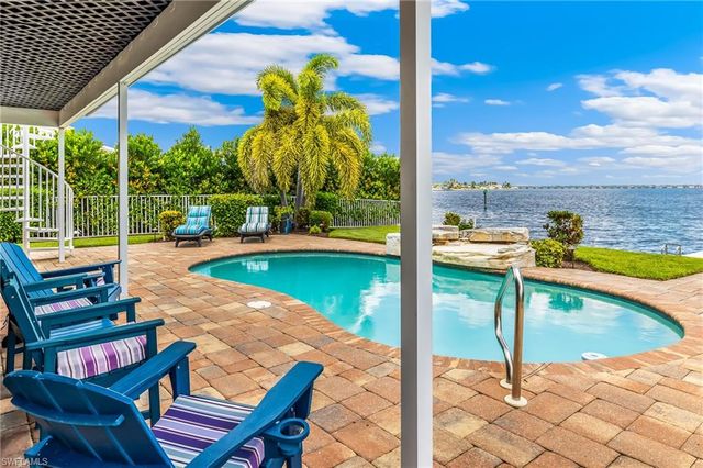 2901 SE 22nd PL, Cape Coral, FL 33904