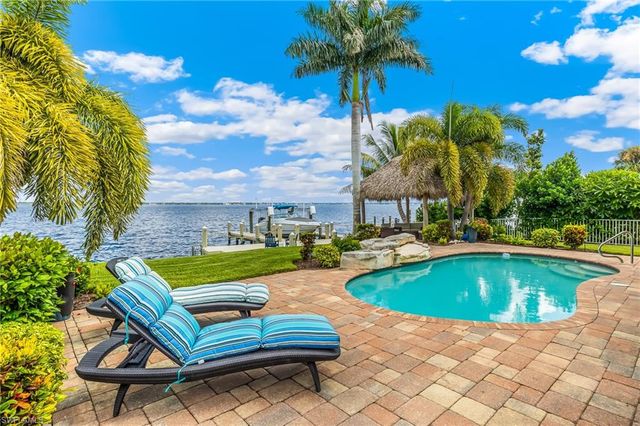 2901 SE 22nd PL, Cape Coral, FL 33904