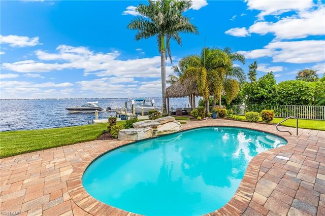 2901 SE 22nd PL, Cape Coral, FL 33904