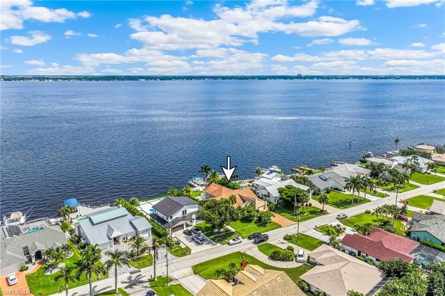2901 SE 22nd PL, Cape Coral, FL 33904