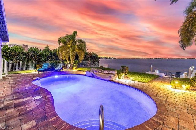 2901 SE 22nd PL, Cape Coral, FL 33904