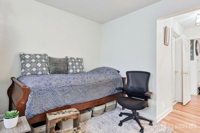 517 Waterford Drive, Edison, NJ 08817