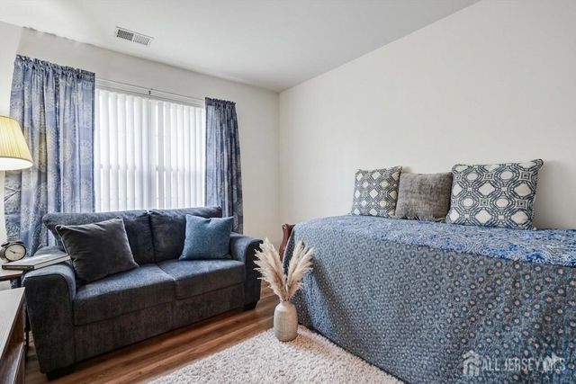 517 Waterford Drive, Edison, NJ 08817