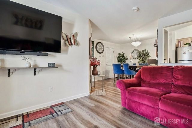 517 Waterford Drive, Edison, NJ 08817