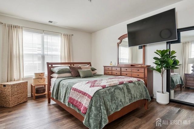 517 Waterford Drive, Edison, NJ 08817