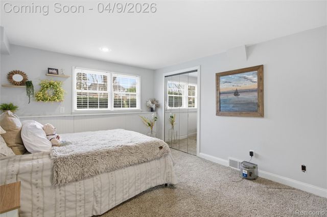 138 Aintree Road, Oakland Charter Township, MI 48306