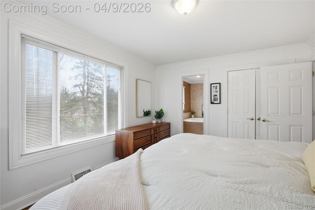 138 Aintree Road, Oakland Charter Township, MI 48306