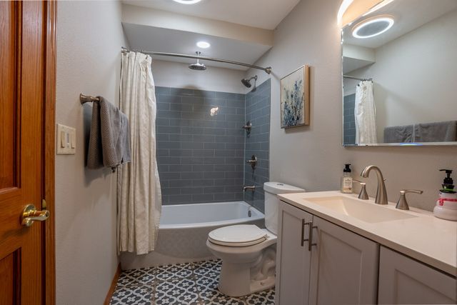 1204 E Thornton Avenue, Des Moines, IA 50315