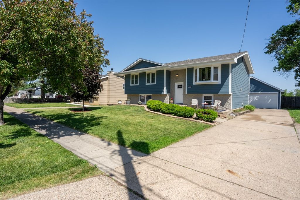1204 E Thornton Avenue, Des Moines, IA 50315