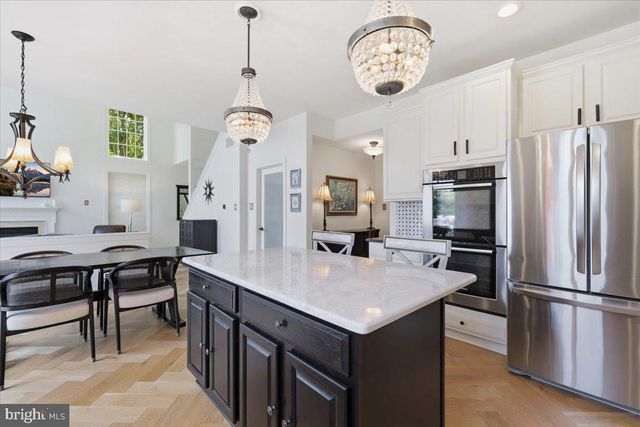 18 AMY CIR, Newtown, PA 18940