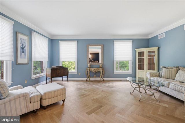 18 AMY CIR, Newtown, PA 18940
