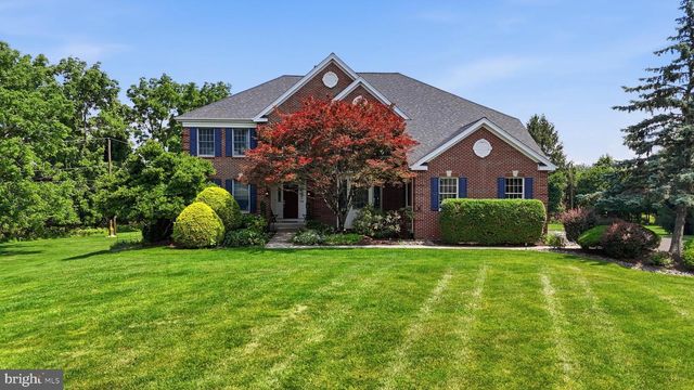 18 AMY CIR, Newtown, PA 18940