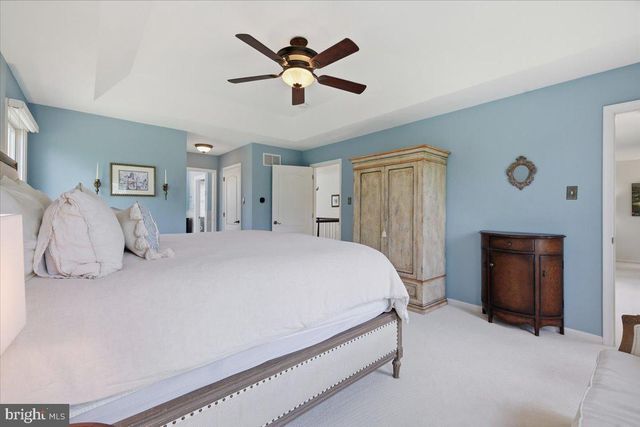 18 AMY CIR, Newtown, PA 18940