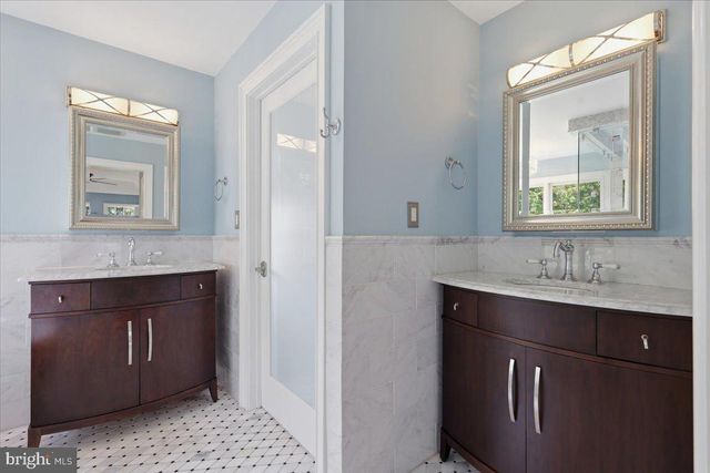 18 AMY CIR, Newtown, PA 18940