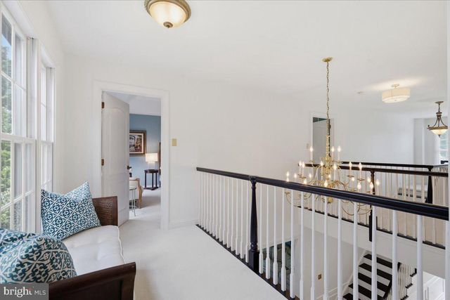 18 AMY CIR, Newtown, PA 18940