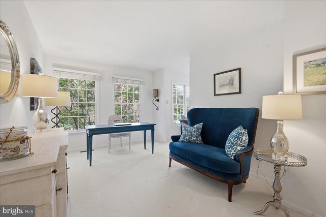 18 AMY CIR, Newtown, PA 18940