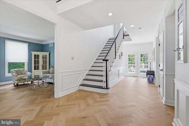 18 AMY CIR, Newtown, PA 18940