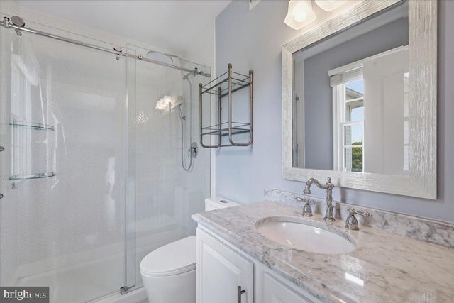 18 AMY CIR, Newtown, PA 18940