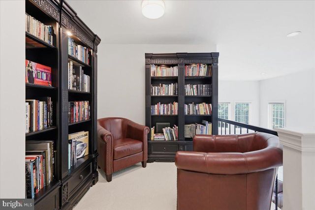 18 AMY CIR, Newtown, PA 18940