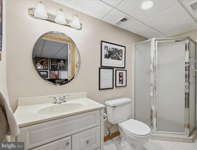 18 AMY CIR, Newtown, PA 18940