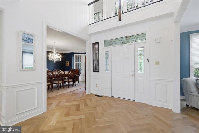 18 AMY CIR, Newtown, PA 18940