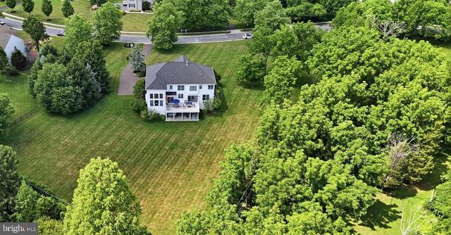 18 AMY CIR, Newtown, PA 18940