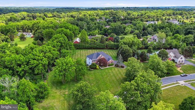 18 AMY CIR, Newtown, PA 18940
