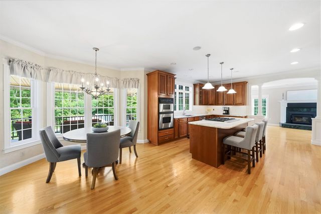 5 Sherwood Road, Windham, NH 03087