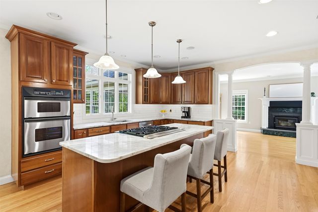 5 Sherwood Road, Windham, NH 03087