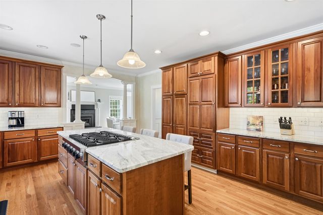 5 Sherwood Road, Windham, NH 03087
