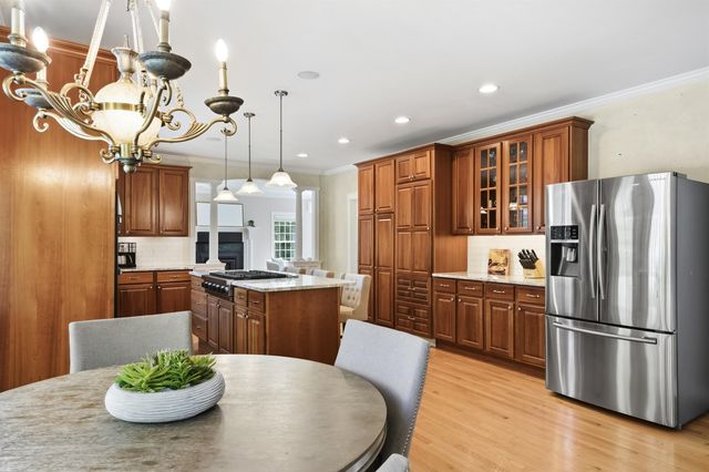 5 Sherwood Road, Windham, NH 03087