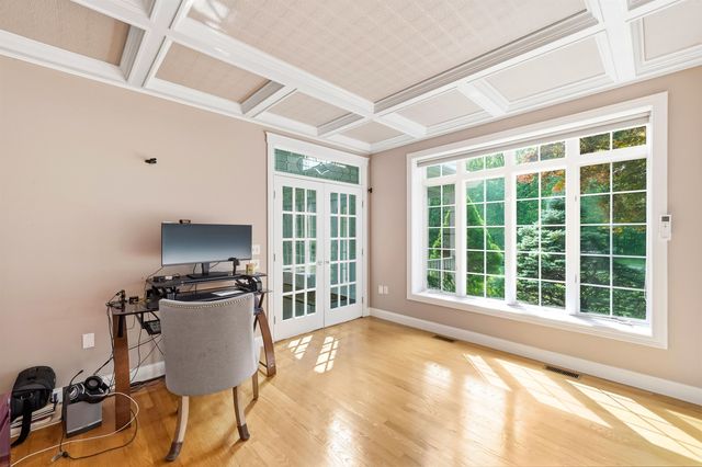 5 Sherwood Road, Windham, NH 03087
