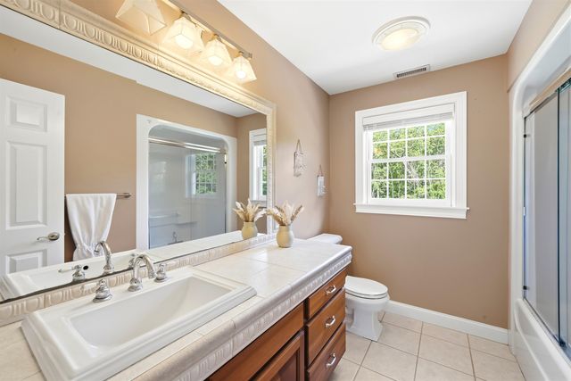 5 Sherwood Road, Windham, NH 03087