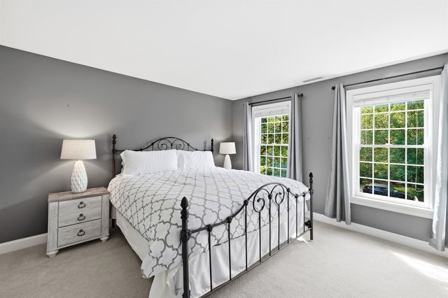 5 Sherwood Road, Windham, NH 03087