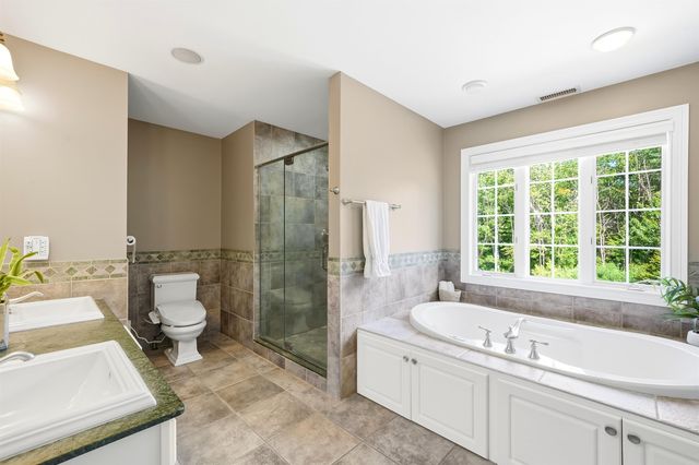 5 Sherwood Road, Windham, NH 03087